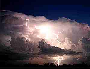 25 unglaublich starke Blitzschläge